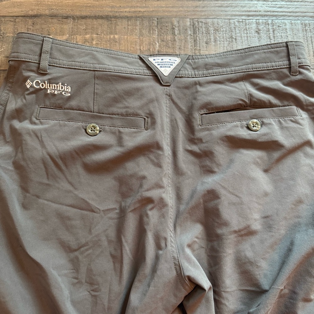 Columbia PFG Men's Fishing Omni Shade Hunter Green Shorts XM1668 Outdoor Size 38 - Picture 9 of 11